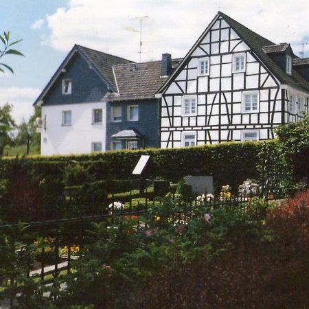 Monteurhotel Garni Alter Olper Hof 린들라 외부 사진