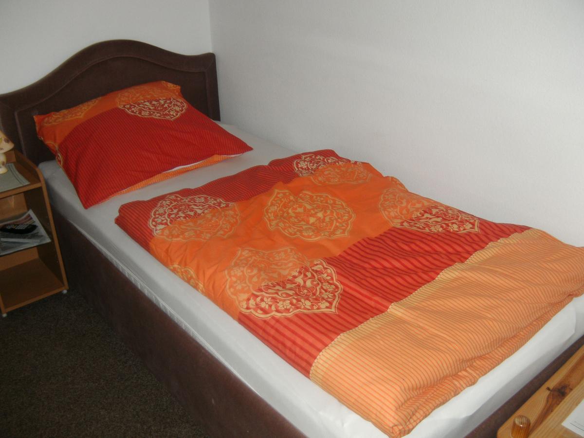 Monteurhotel Garni Alter Olper Hof 린들라 외부 사진