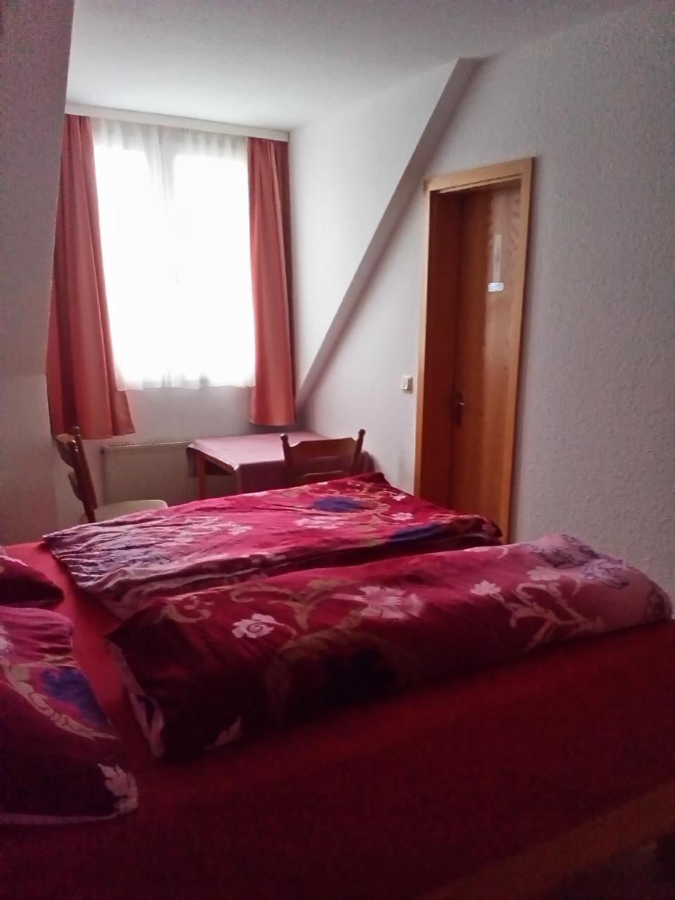 Monteurhotel Garni Alter Olper Hof 린들라 외부 사진