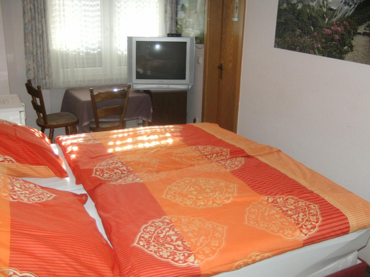 Monteurhotel Garni Alter Olper Hof 린들라 외부 사진